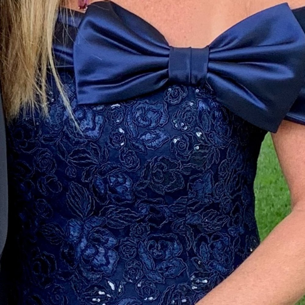 Teri Jon Mother of Bride or Mother of Groom Navy Off the shoulder Gown Size 10.